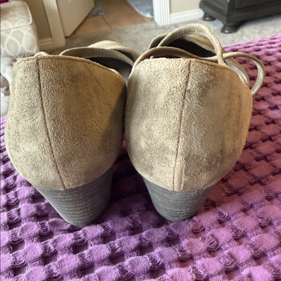 Eileen Fisher Gray Suede Crisscross Heels - Picture 4 of 10